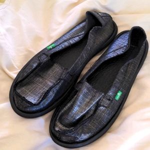 Sanuk silvered black slip on, W11, NWOT